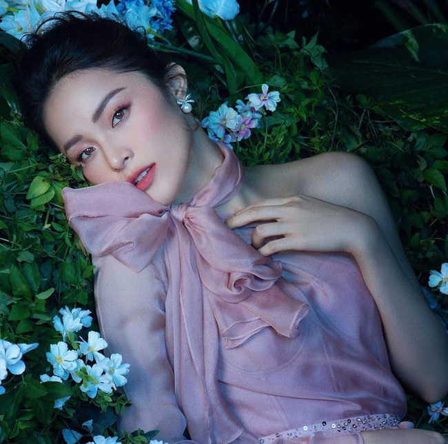 Ngầm khẳng định đã quên Cường Đô La, Hạ Vi khoe thư tình từ người đàn ông bí ẩn đúng ngày tình cũ cưới vợ-3