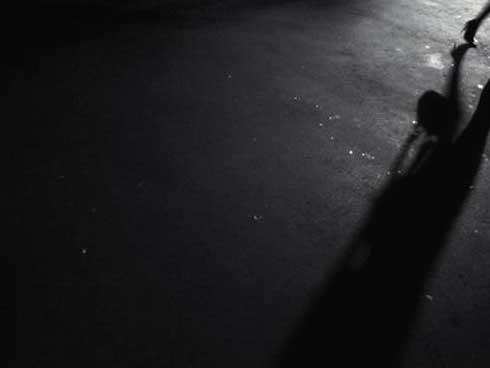 Sốc với cảnh bà mẹ ném con trai 5 tuổi từ tầng 5 xuống đất rồi sau đó nhảy lầu tự sát-4