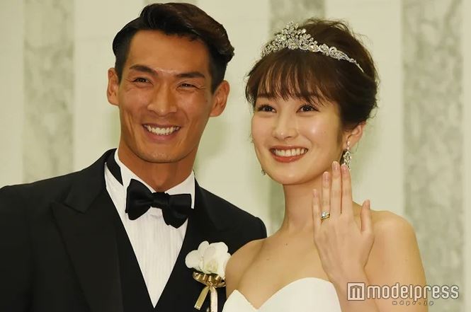 Nhan sắc người vợ khiến hậu vệ tuyển Nhật muốn sinh cả đội bóng-3