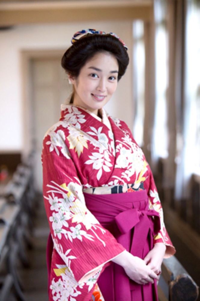 Nhan sắc người vợ khiến hậu vệ tuyển Nhật muốn sinh cả đội bóng-5