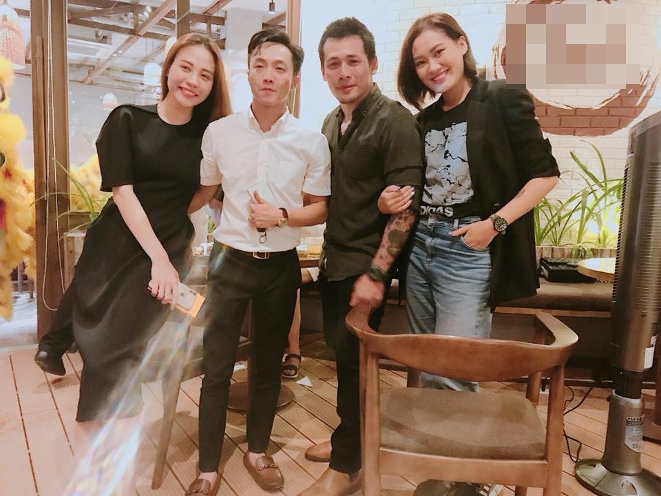 Giàu nứt đố đổ vách, Cường Đô La vẫn chuộng dép lê bệt bô nhếch mỗi khi sánh đôi cùng Đàm Thu Trang-7