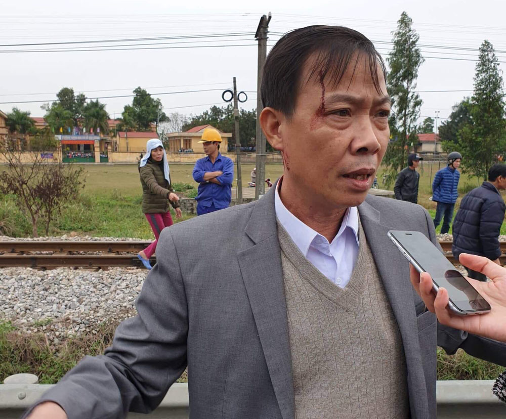 Phó bí thư xã đầu rớm máu kể xe tải tông tử vong 8 cán bộ-1