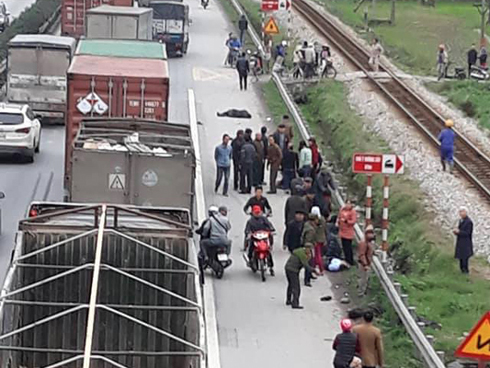 Tang thương bao trùm làng quê nơi 8 người tử vong dưới bánh xe tải, nhiều nhà chỉ cách nhau vài chục mét-20