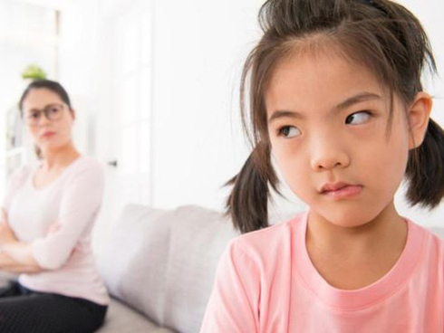 Cha mẹ không cần mất công nghĩ nhiều cách phạt con chỉ cần áp dụng đúng kiểu kỷ luật này trẻ sẽ ngoan ngoãn ngay-3