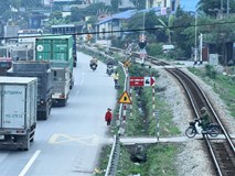 Cầu vượt xây sai gián tiếp gây tai nạn thảm khốc ở Hải Dương? Cầu vượt xây sai gián tiếp gây tai nạn thảm khốc ở Hải Dương?