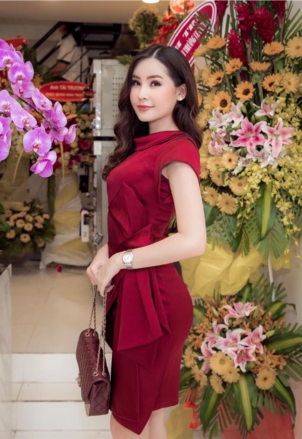 Dù nhan sắc gây tranh cãi nhưng style của Lê Âu Ngân Anh lại sành điệu bất ngờ-6