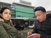 Vụ khách nữ tố mất 1,5 tỷ: Ngân hàng ra thông báo 'mật', khách hàng vẫn không đồng tình Vụ khách nữ tố mất 1,5 tỷ: Ngân hàng ra thông báo 'mật', khách hàng vẫn không đồng tình