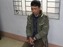 Va chạm giao thông với bố, gã đàn ông chém chết con 4 tuổi Va chạm giao thông với bố, gã đàn ông chém chết con 4 tuổi