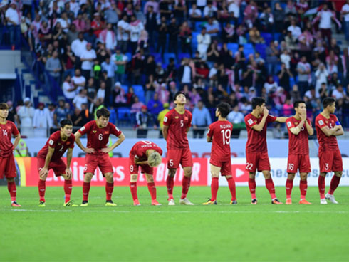 Cầu thủ Việt Nam uống sâm bồi bổ thể lực, chuyên gia nói tốt nhưng có người không nên dùng-3