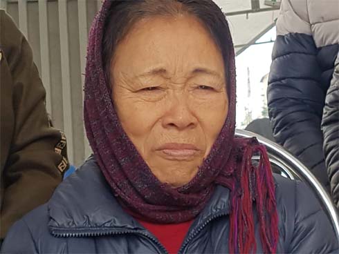 Tai nạn 8 người chết ở Hải Dương: Nhìn vợ tài xế rất đáng thương, tội nghiệp”-5