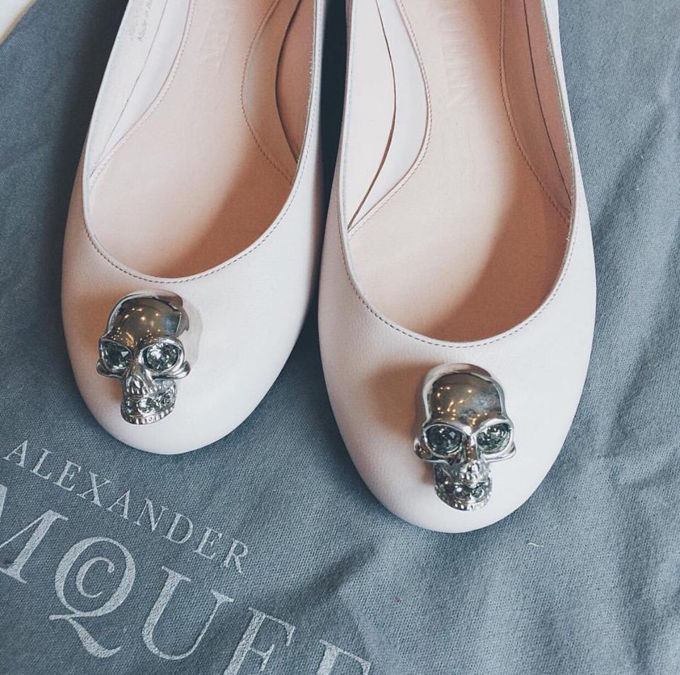 Bóc giá loạt hàng hiệu chất như núi của hai cô bạn gái cầu thủ Duy Mạnh, Quang Hải: Ai mạnh hơn?-14