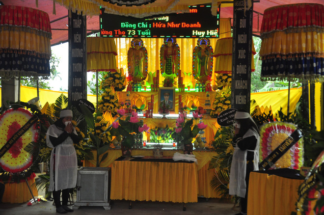 Tai nạn 8 người chết ở Hải Dương: Nhìn vợ tài xế rất đáng thương, tội nghiệp”-3