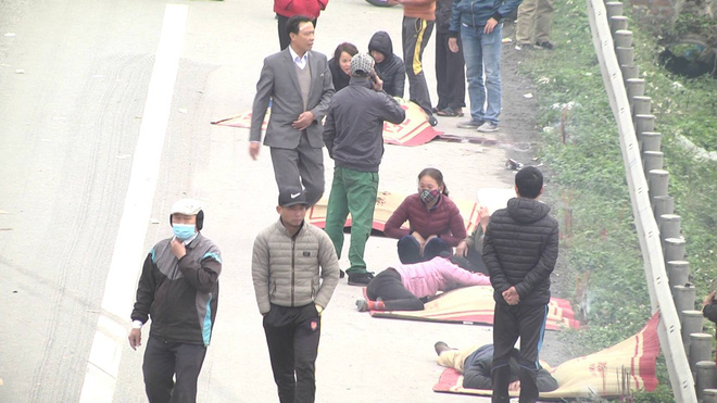 Tai nạn 8 người chết ở Hải Dương: Nhìn vợ tài xế rất đáng thương, tội nghiệp”-4