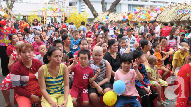 Những em bé ung thư đi hội chợ, chơi Tết trong… bệnh viện: Con ước cả thế giới không còn bệnh nữa”-7