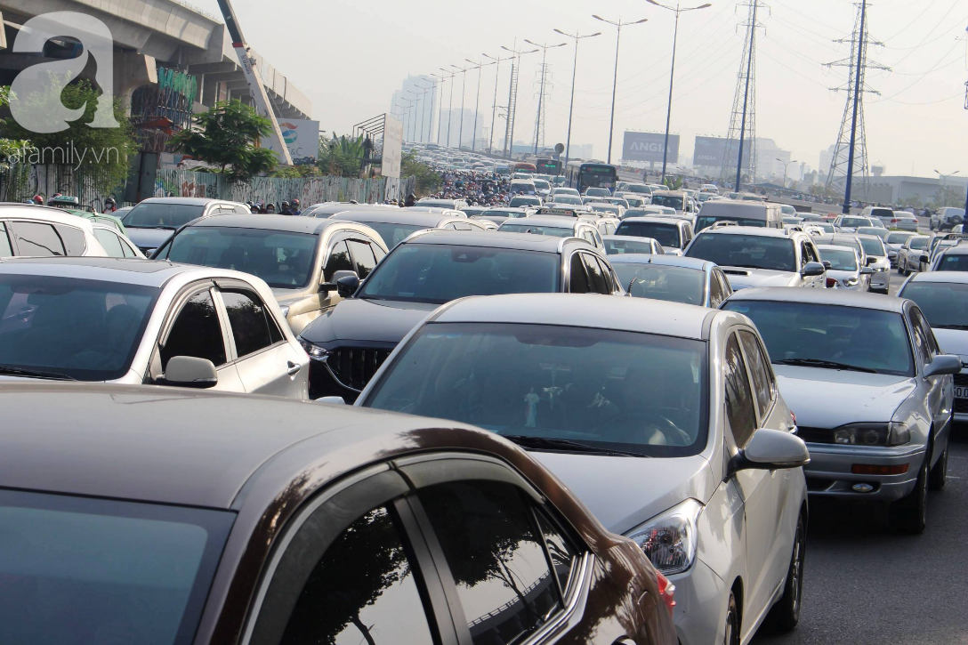 Kẹt xe kinh hoàng từ sáng đến trưa tại cầu Sài Gòn, người dân khốn khổ đi làm trước Tết-7