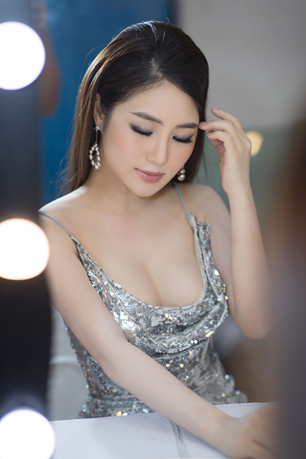 Ngắm loạt ảnh dưới đây nhiều người phải thốt lên khen Hương Tràm như tiên nữ-2