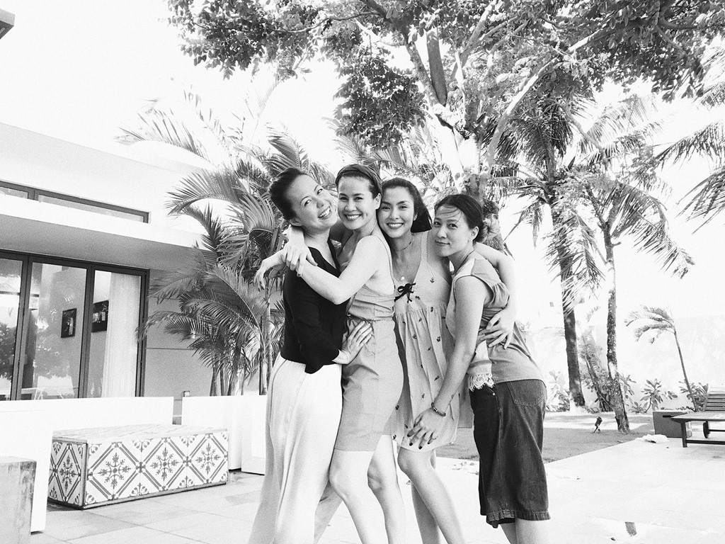 Những hội bạn thân nức tiếng Vbiz: Người bền bỉ bên nhau, kẻ chị chị em em rồi lôi nhau ra đấu tố-3