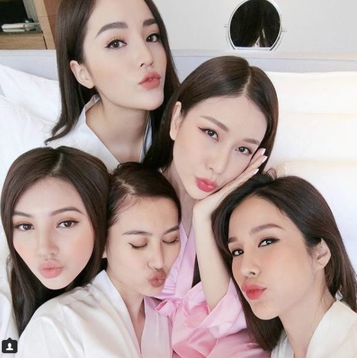 Những hội bạn thân nức tiếng Vbiz: Người bền bỉ bên nhau, kẻ chị chị em em rồi lôi nhau ra đấu tố-11