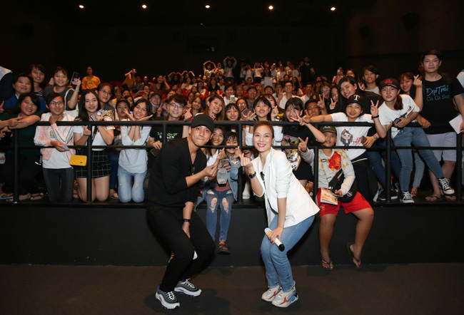 Hình ảnh đời thường đáng yêu của Mỹ Tâm: Đội nón lá bận rộn đi từ thiện-8