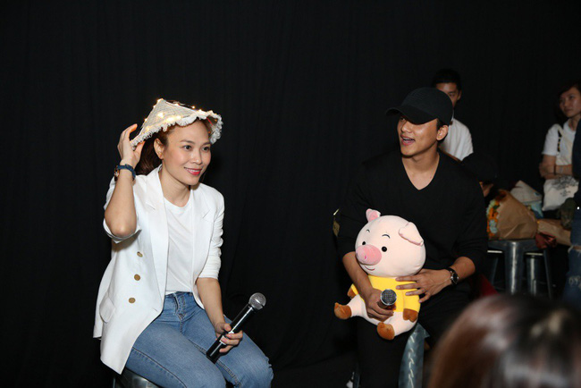 Hình ảnh đời thường đáng yêu của Mỹ Tâm: Đội nón lá bận rộn đi từ thiện-11