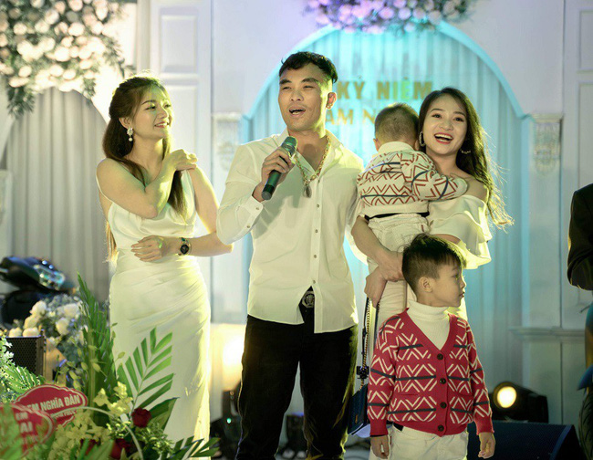 Góc chồng nhà người ta: Tặng vợ cùng bạn bè 3 ô tô và 8 xe ga xịn nhân kỉ niệm 6 năm ngày cưới-1