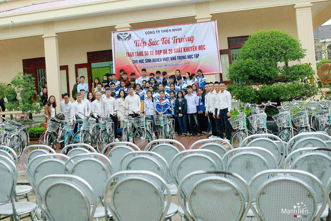 Góc chồng nhà người ta: Tặng vợ cùng bạn bè 3 ô tô và 8 xe ga xịn nhân kỉ niệm 6 năm ngày cưới-4