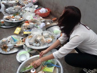Một mình rửa 8 mâm bát trong ngày ra mắt, cô gái đập vỡ tất cả rồi về sau câu nói của người yêu-1