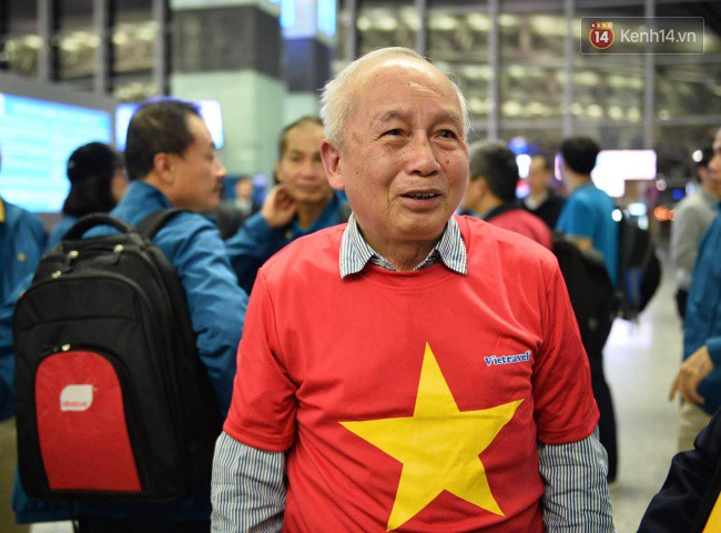 Hàng trăm CĐV từ Hà Nội - Hồ Chí Minh hội quân sang cổ vũ ĐT Việt Nam trong trận tứ kết Asian Cup 2019-5