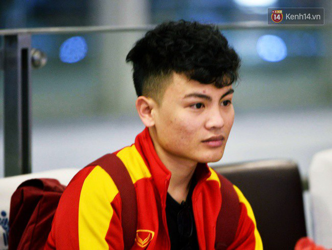 Bố mẹ Văn Hậu, Tiến Dũng và anh trai Quang Hải sang Dubai cổ vũ cho ĐT Việt Nam trong trận tứ kết Asian Cup gặp Nhật Bản-9