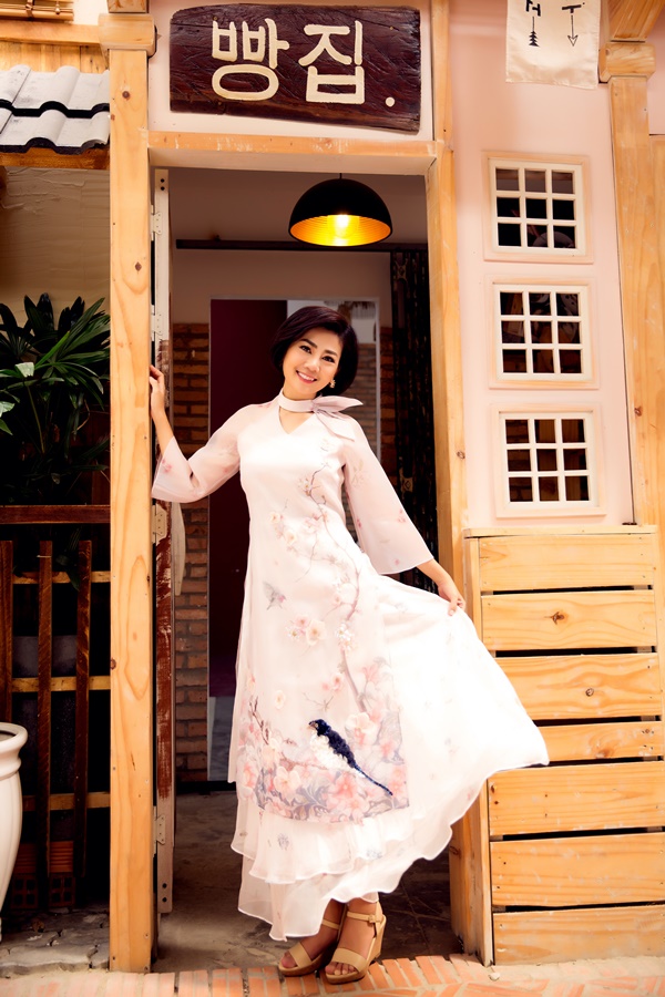 Mai Phương cùng con gái Lavie diện áo dài rạng rỡ đón Tết-3