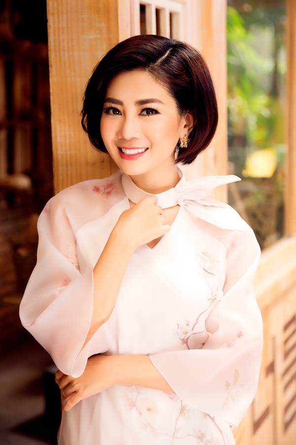 Mai Phương cùng con gái Lavie diện áo dài rạng rỡ đón Tết-4