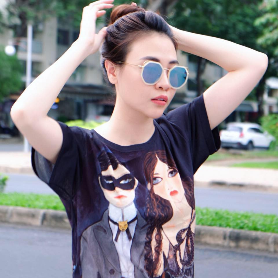 Kín tiếng là thế nhưng hôn thê của Cường Đô La cũng là tay chơi hàng hiệu, mix đồ cao tay chẳng kém cạnh ai-21