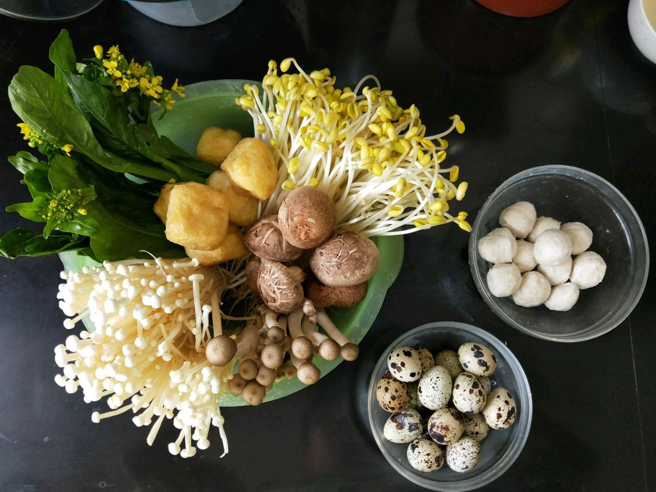 Không ngờ chỉ với nguyên liệu cơ bản có thể nấu được món canh ngon tới vậy!-1