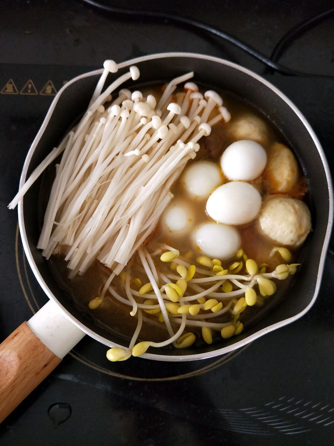 Không ngờ chỉ với nguyên liệu cơ bản có thể nấu được món canh ngon tới vậy!-6