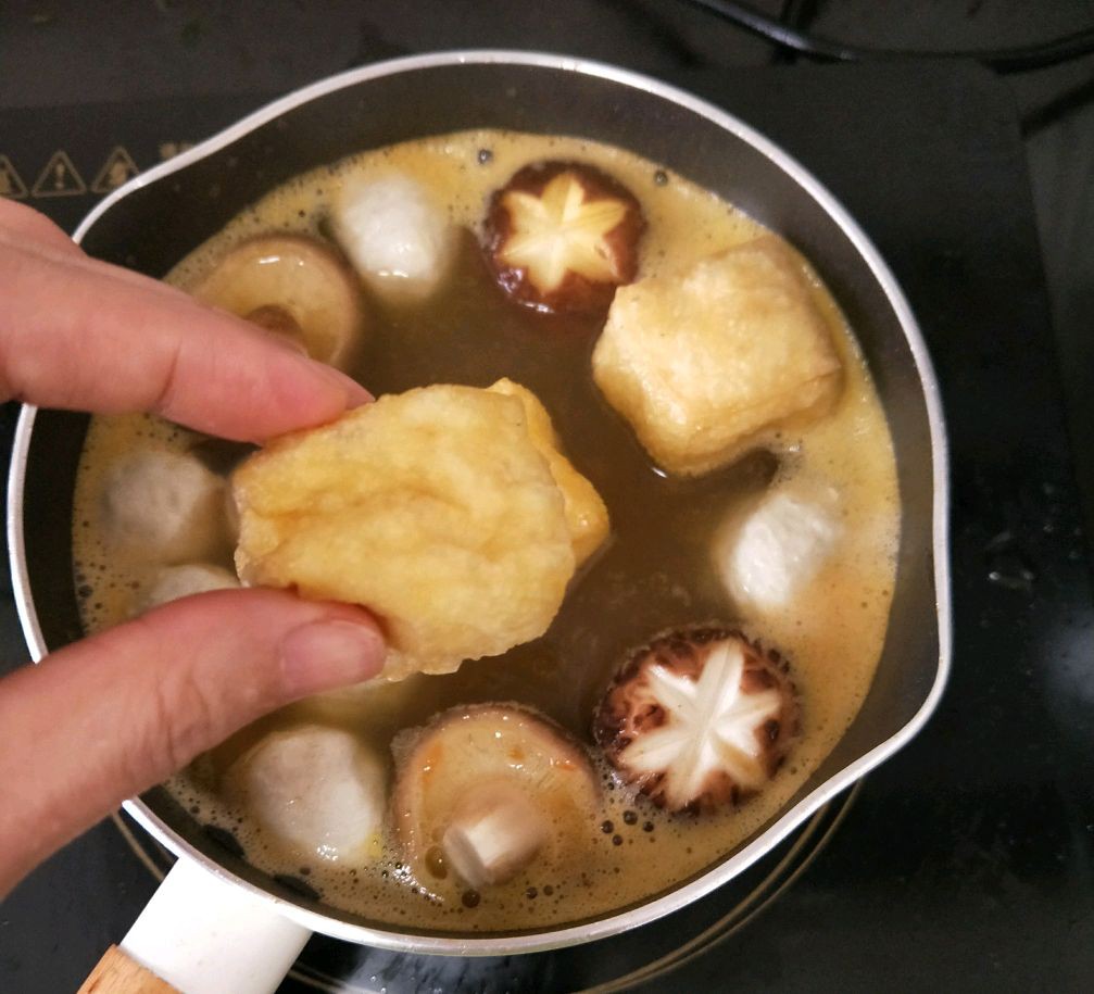 Không ngờ chỉ với nguyên liệu cơ bản có thể nấu được món canh ngon tới vậy!-5