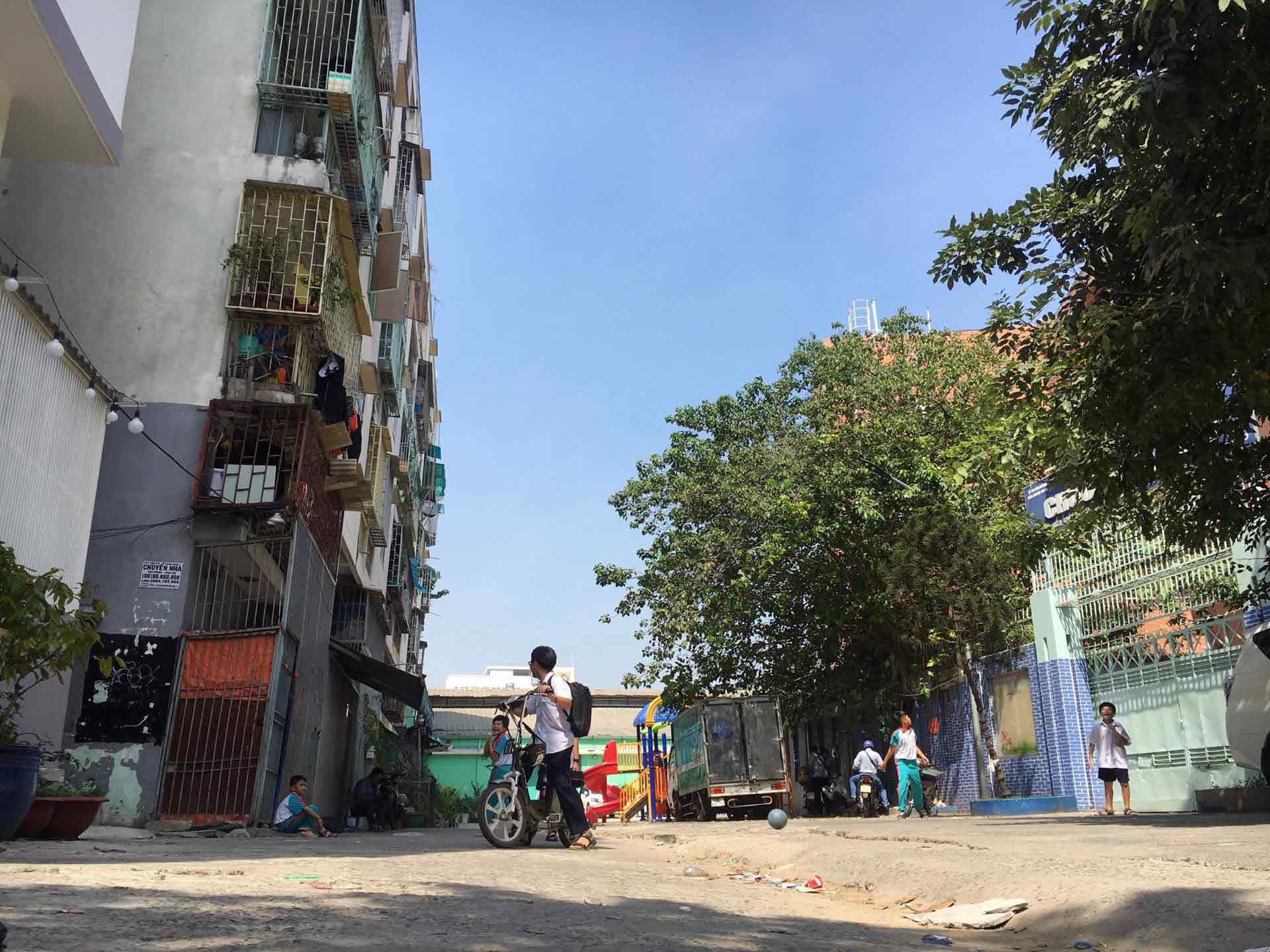 Chung cư nghiêng 45 cm ở TP.HCM: Tôi mua căn hộ này với giá 100 cây vàng, vậy mà...-2