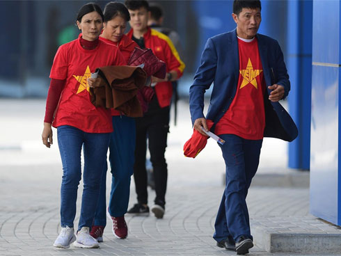 Gia đình tiền vệ Hùng Dũng dựng rạp, nấu cỗ để cổ vũ đội tuyển Việt Nam trước trận tứ kết-4