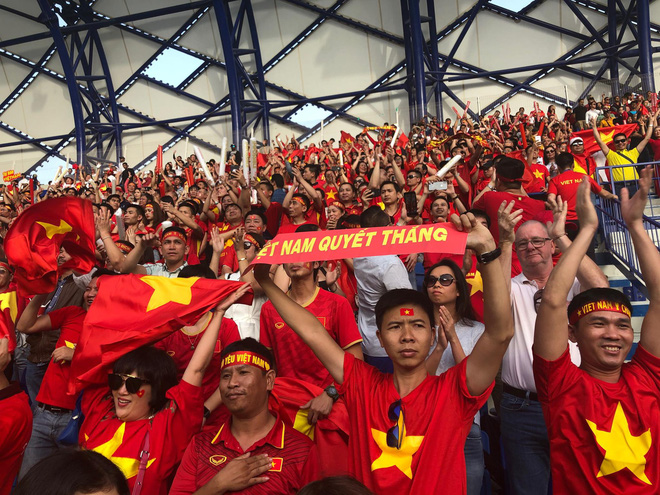 Tứ kết Việt Nam - Nhật Bản: CĐV tiếc nuối khi tuyển Việt Nam phải rời Asian Cup 2019-29