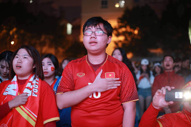 Tứ kết Việt Nam - Nhật Bản: CĐV tiếc nuối khi tuyển Việt Nam phải rời Asian Cup 2019-31