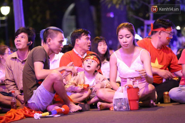 Tứ kết Việt Nam - Nhật Bản: CĐV tiếc nuối khi tuyển Việt Nam phải rời Asian Cup 2019-32