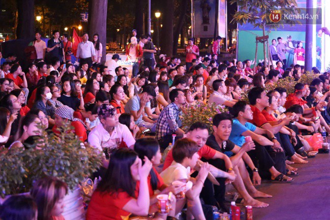 Tứ kết Việt Nam - Nhật Bản: CĐV tiếc nuối khi tuyển Việt Nam phải rời Asian Cup 2019-53