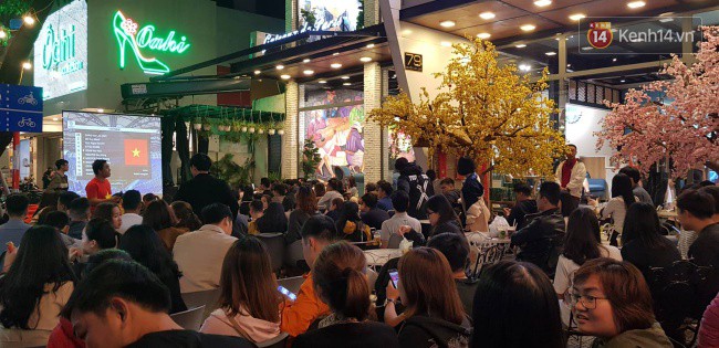 Tứ kết Việt Nam - Nhật Bản: CĐV tiếc nuối khi tuyển Việt Nam phải rời Asian Cup 2019-43