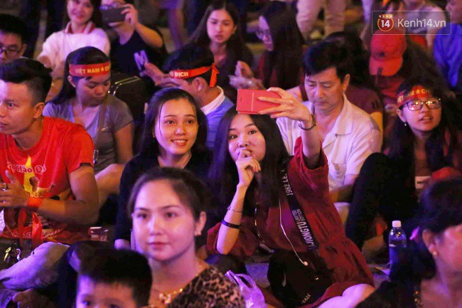 Tứ kết Việt Nam - Nhật Bản: CĐV tiếc nuối khi tuyển Việt Nam phải rời Asian Cup 2019-57