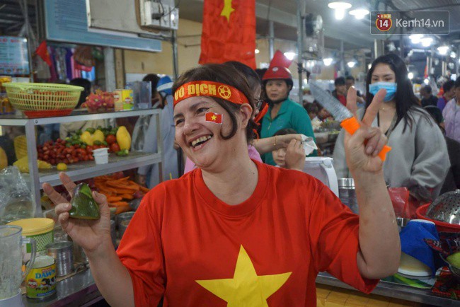 Tứ kết Việt Nam - Nhật Bản: CĐV tiếc nuối khi tuyển Việt Nam phải rời Asian Cup 2019-42