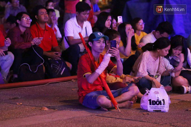 Tứ kết Việt Nam - Nhật Bản: CĐV tiếc nuối khi tuyển Việt Nam phải rời Asian Cup 2019-62