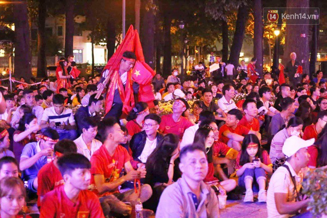 Tứ kết Việt Nam - Nhật Bản: CĐV tiếc nuối khi tuyển Việt Nam phải rời Asian Cup 2019-54