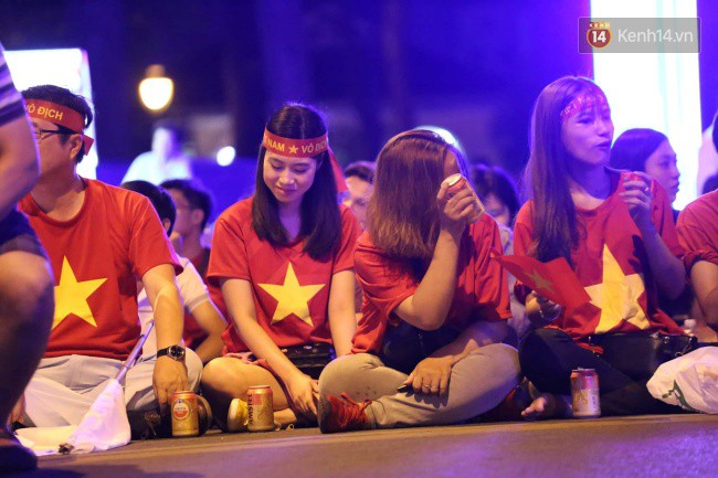 Tứ kết Việt Nam - Nhật Bản: CĐV tiếc nuối khi tuyển Việt Nam phải rời Asian Cup 2019-33