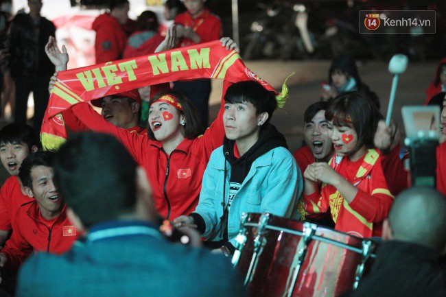 Tứ kết Việt Nam - Nhật Bản: CĐV tiếc nuối khi tuyển Việt Nam phải rời Asian Cup 2019-47