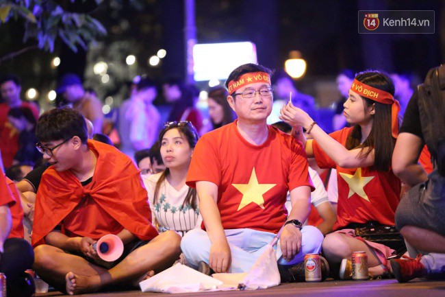 Tứ kết Việt Nam - Nhật Bản: CĐV tiếc nuối khi tuyển Việt Nam phải rời Asian Cup 2019-35