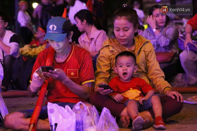 Tứ kết Việt Nam - Nhật Bản: CĐV tiếc nuối khi tuyển Việt Nam phải rời Asian Cup 2019-65